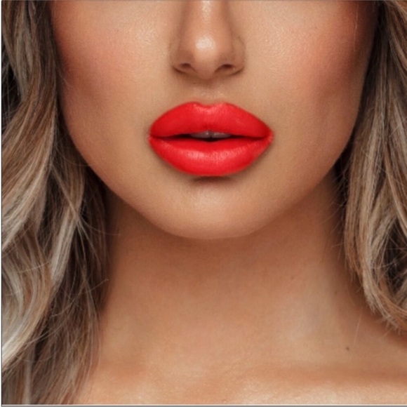 KAB Cosmetics Lip Kit - Picture 4 of 4